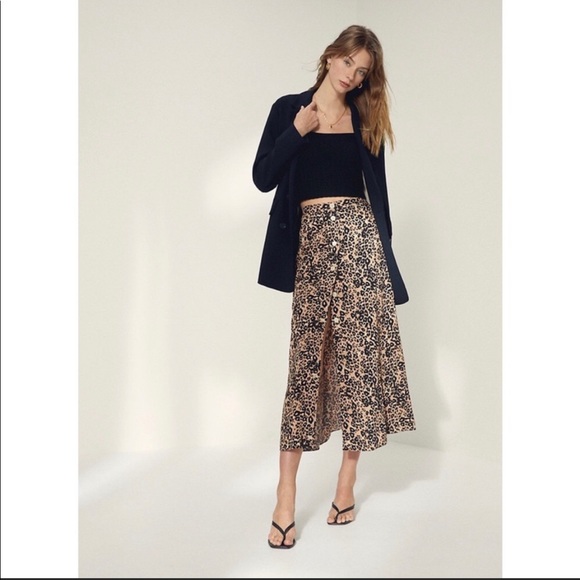 Aritzia Dresses & Skirts - Aritzia Wilfred Amelie Skirt